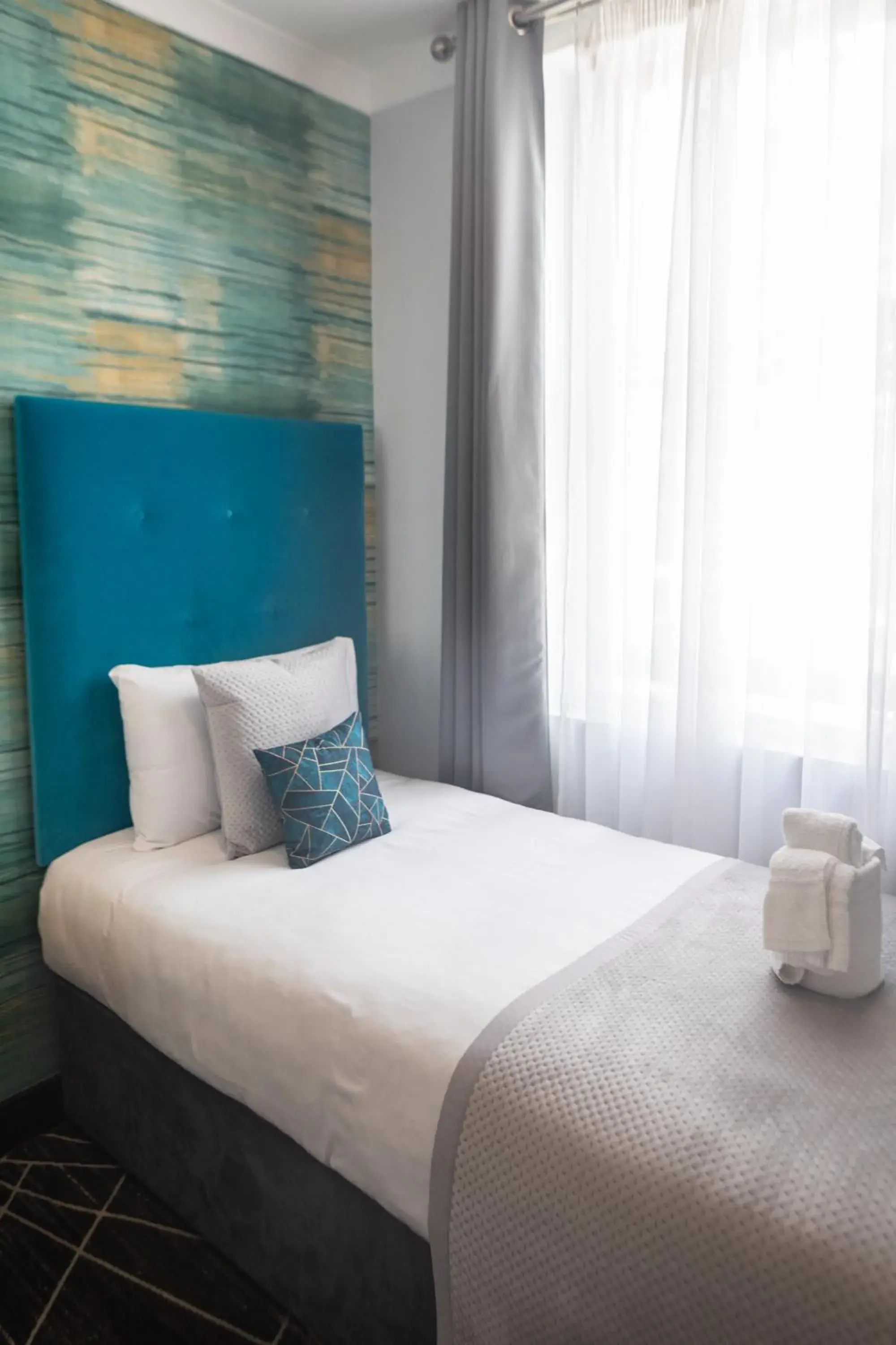 Bed in Paddington Park Hotel Bed in Paddington Park Hotel