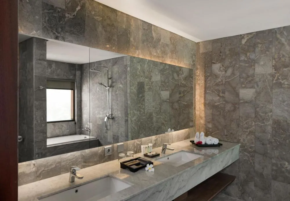 Shower in Blue Point Resort and Spa