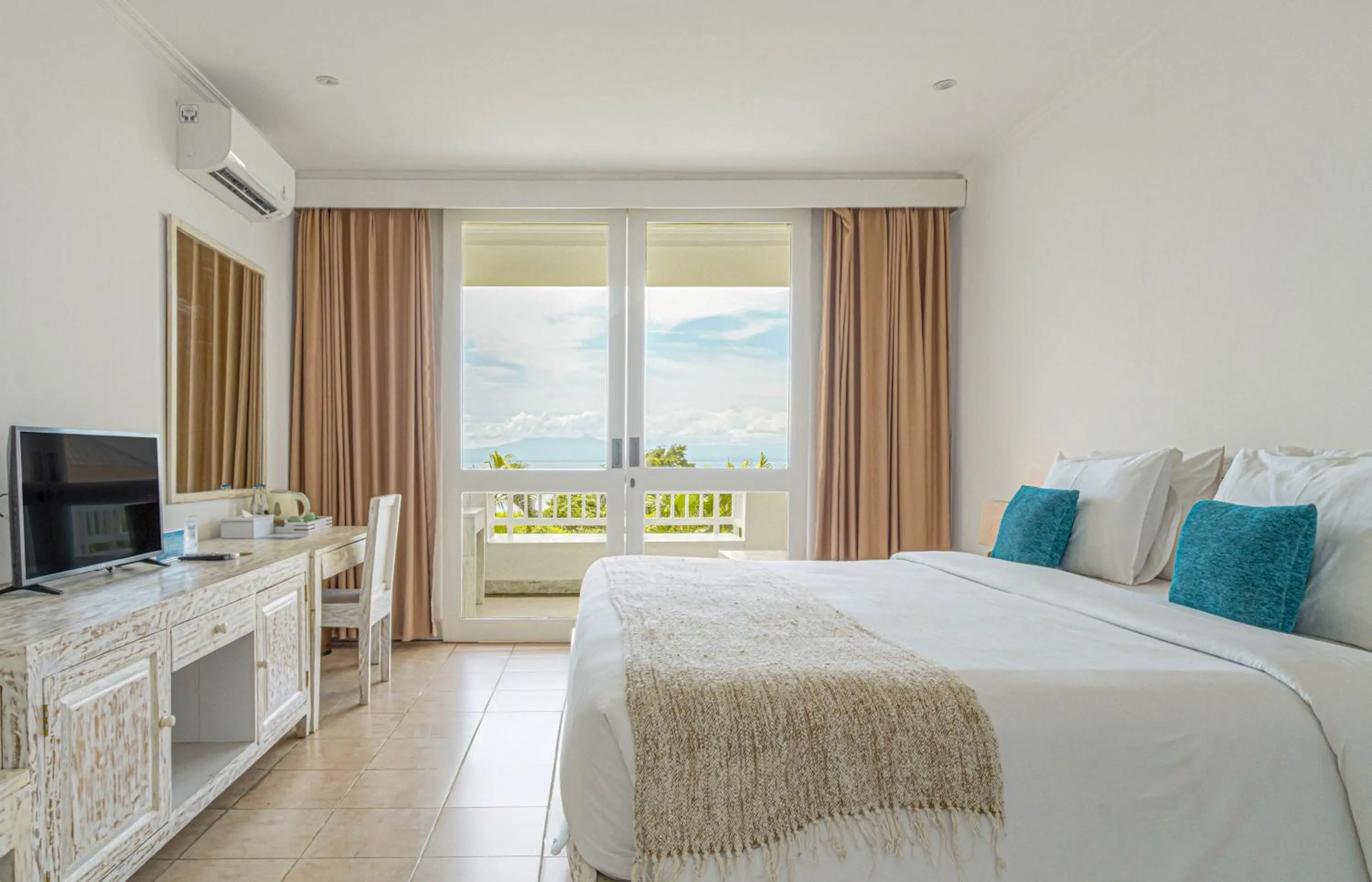 View (from property/room), Bed in Blue Point Resort and Spa