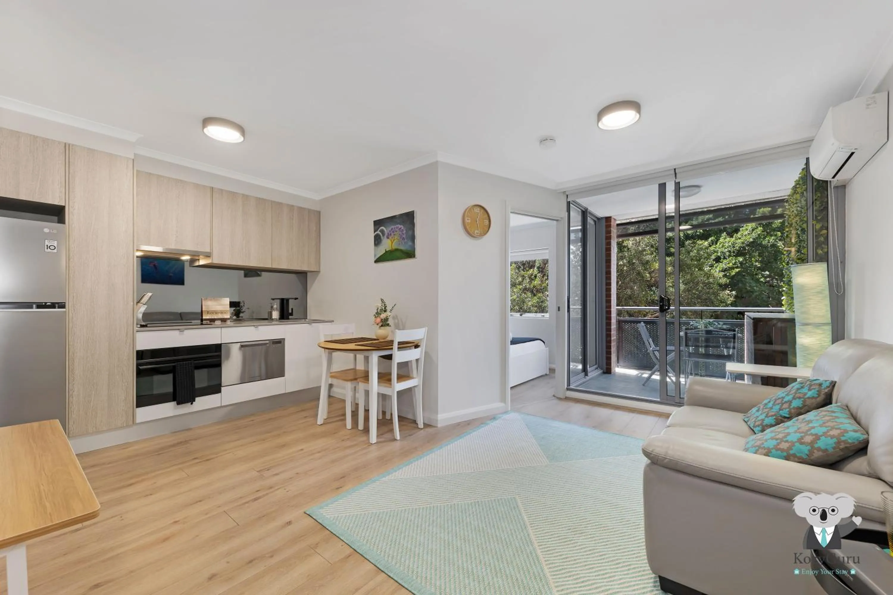 KozyGuru | Surry Hills | Prime Location & Parking