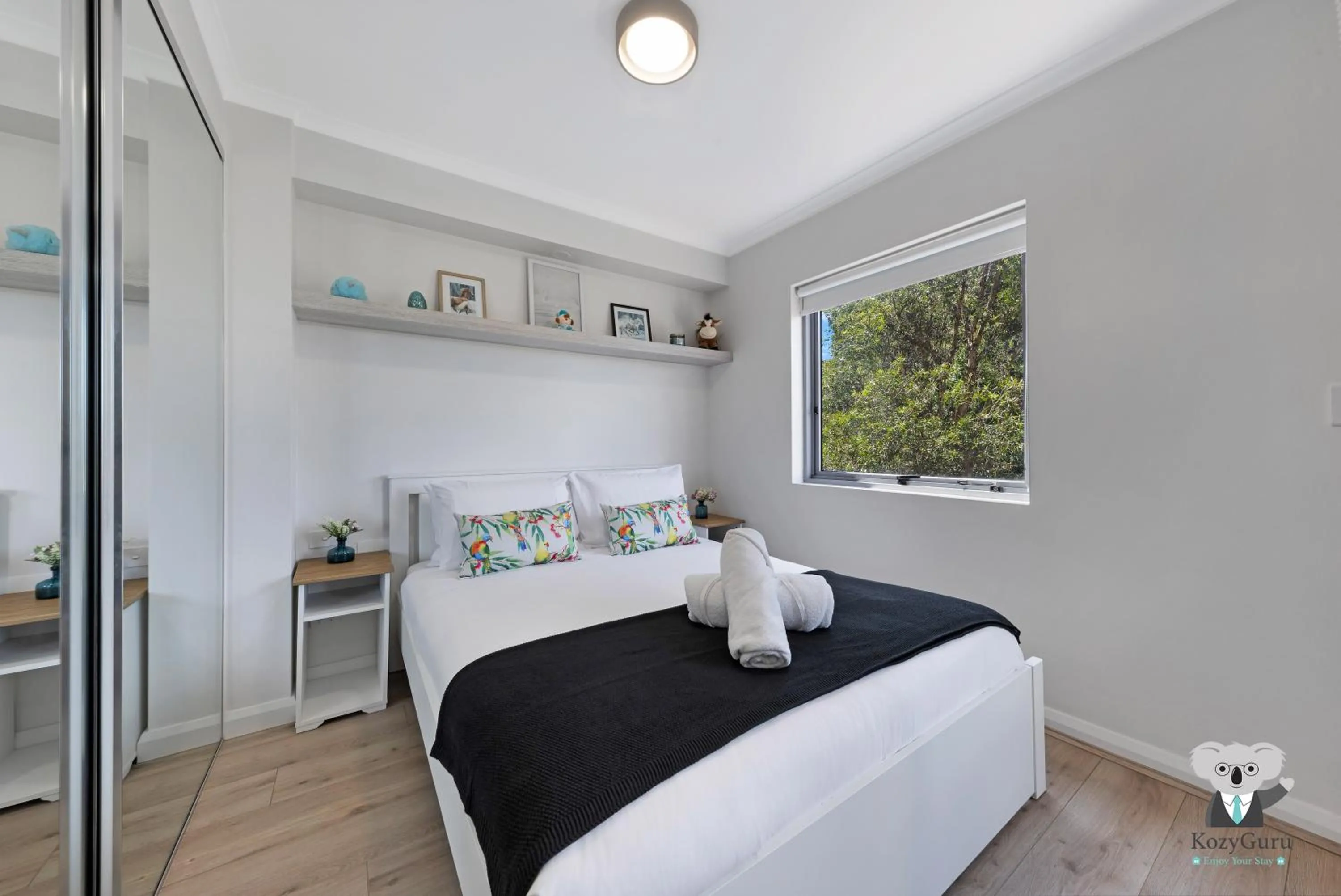 Bed in KozyGuru | Surry Hills | Prime Location & Parking