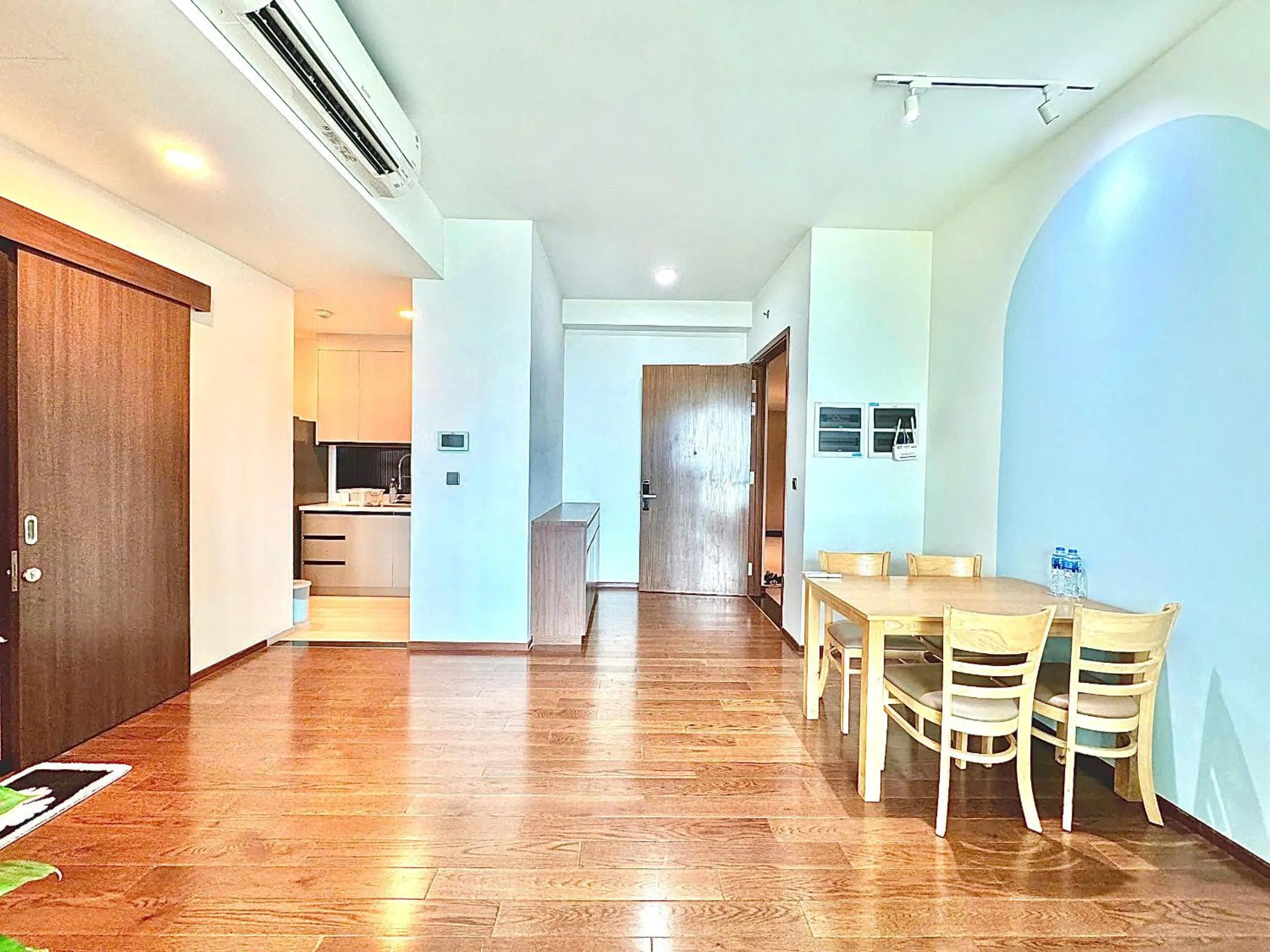 Homie's Dedge Thao Dien Luxury Apartment