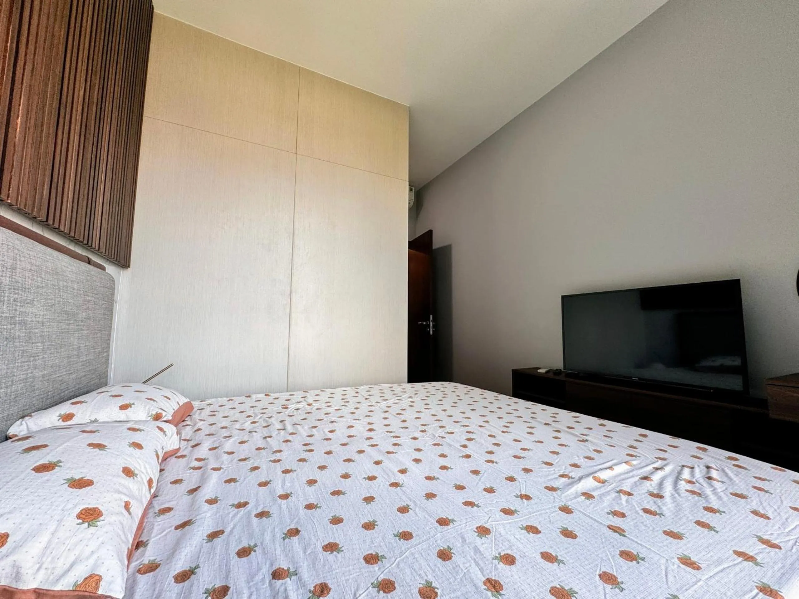 Bed in Homie's Dedge Thao Dien Luxury Apartment