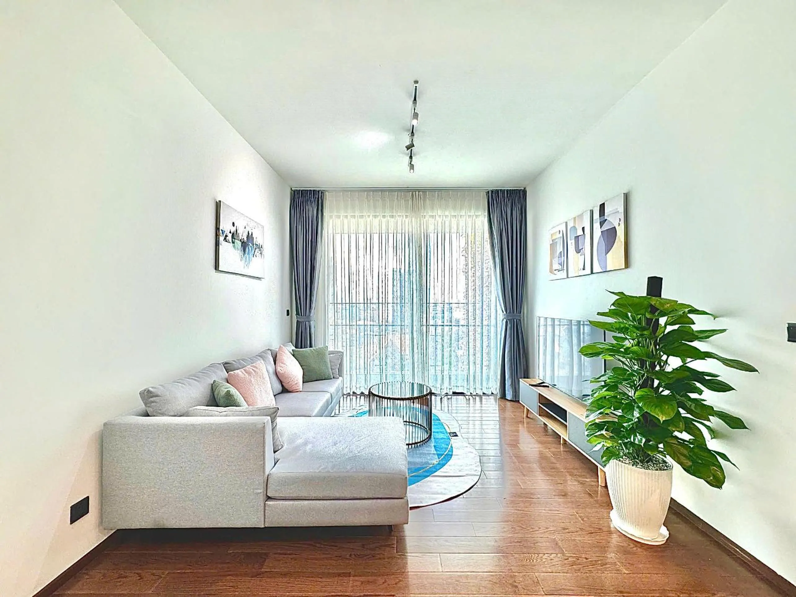 Homie's Dedge Thao Dien Luxury Apartment