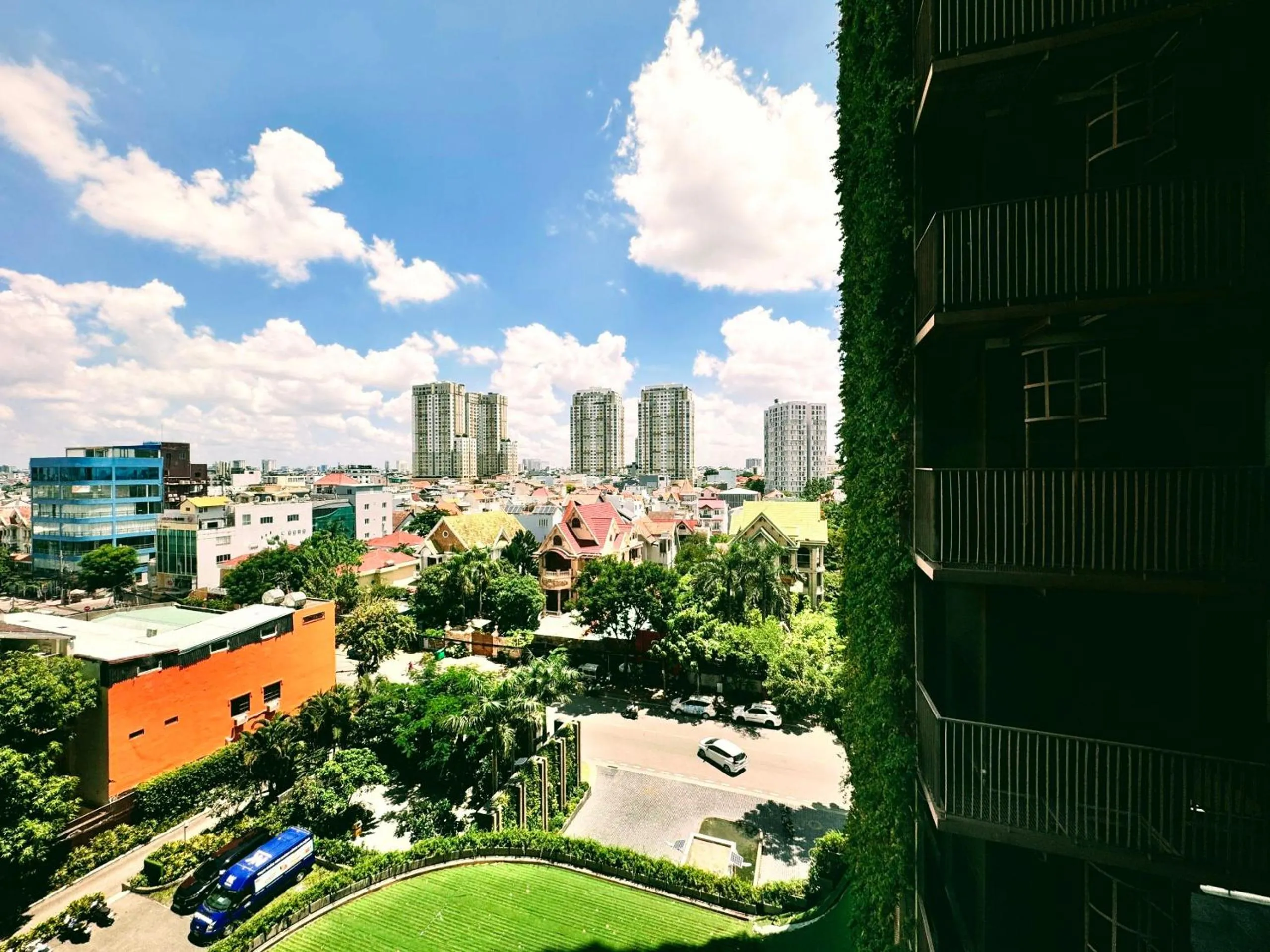 Homie's Dedge Thao Dien Luxury Apartment