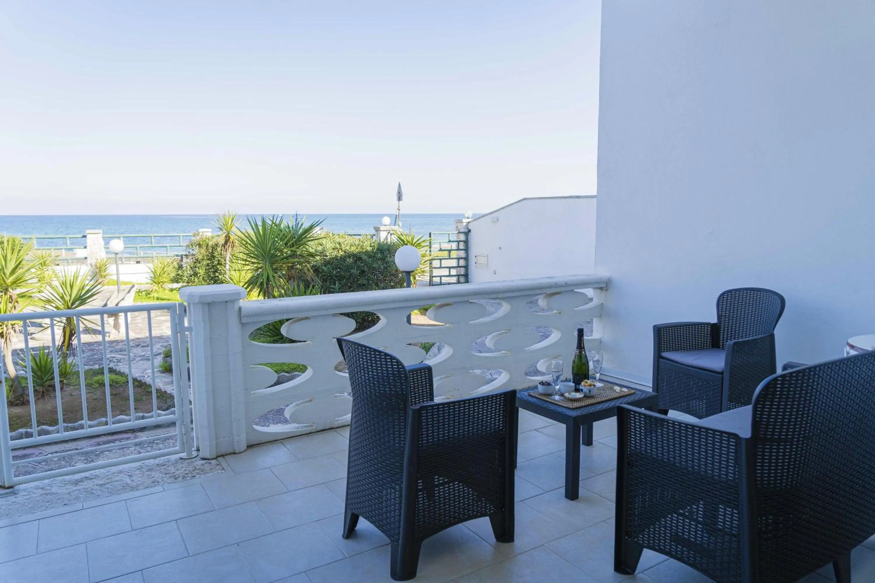 Villetta Meraviglia With Garden Sea View - Happy Rentals