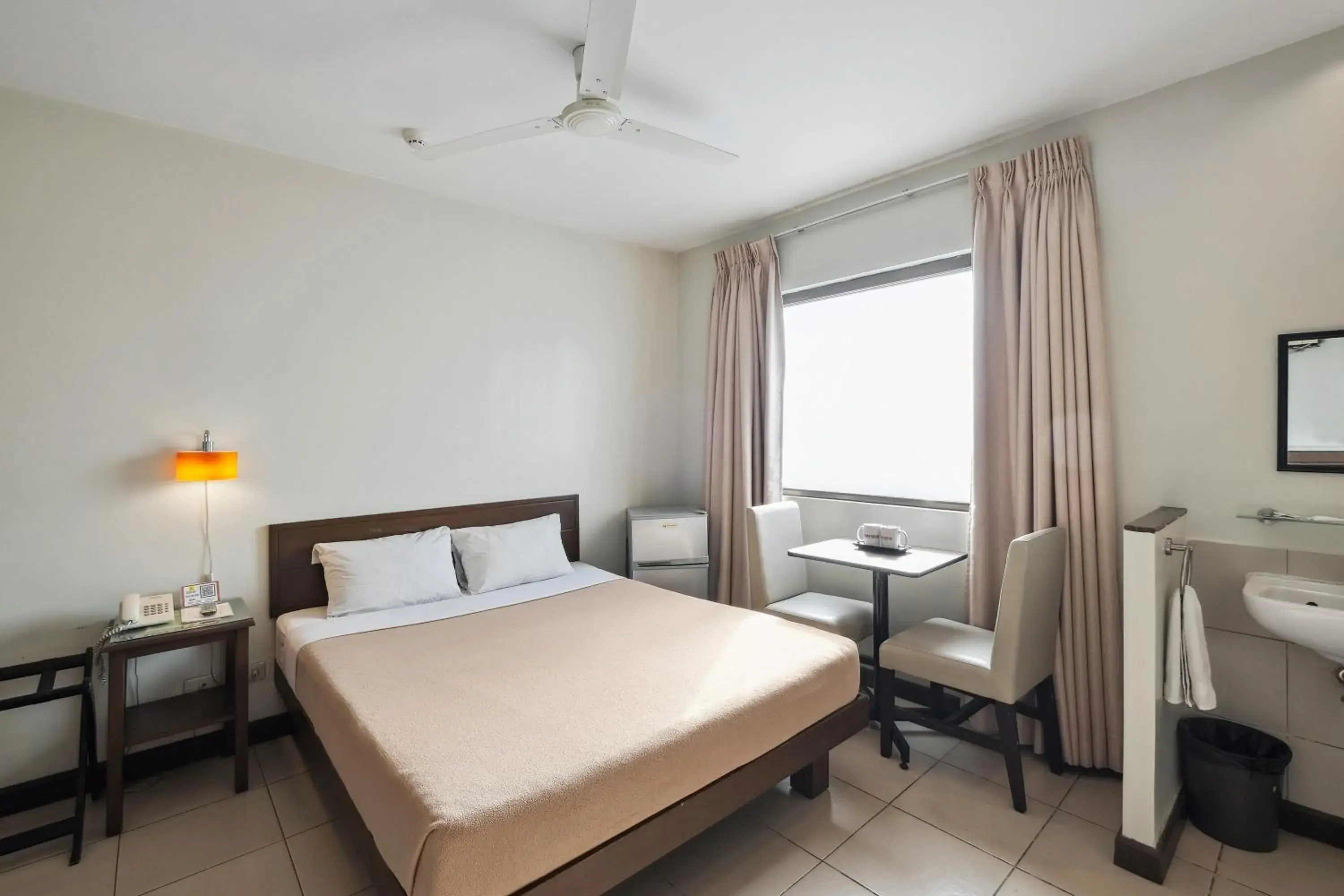 Bed in Governor Forbes Inn - Manila City Center Bed in Governor Forbes Inn - Manila City Center