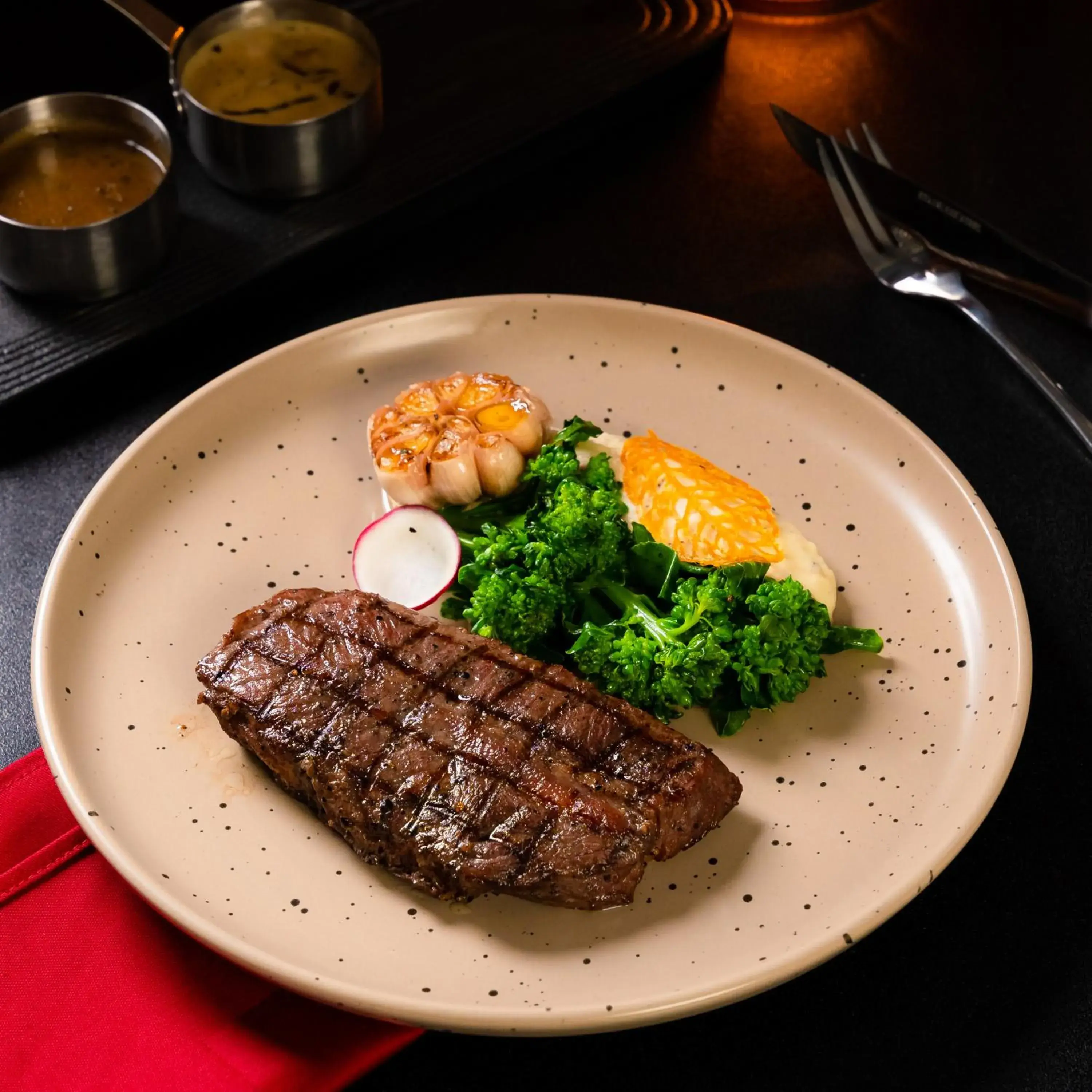 Restaurant/places to eat in Love St - Hanoi Hotel Restaurant/places to eat in Love St - Hanoi Hotel