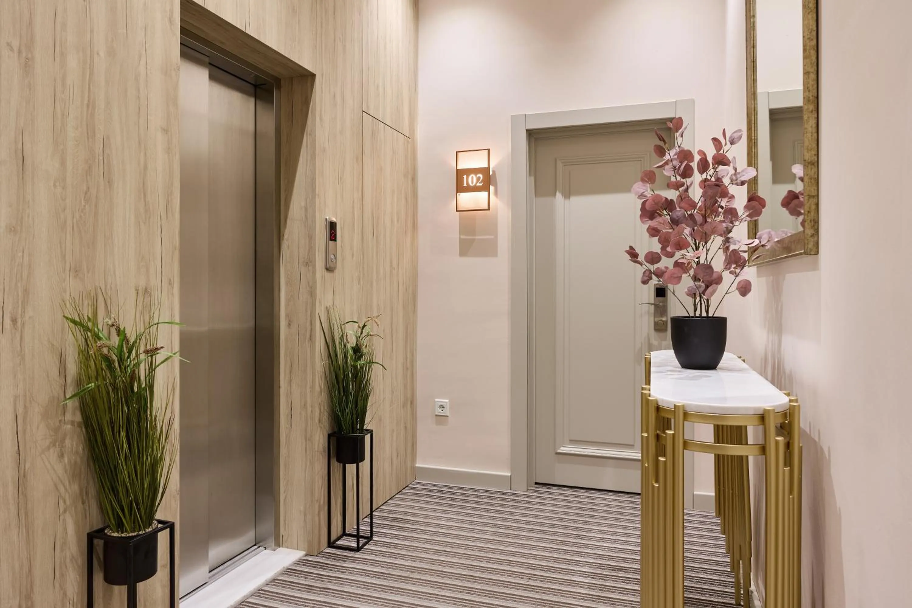 Maestro Address Hotel