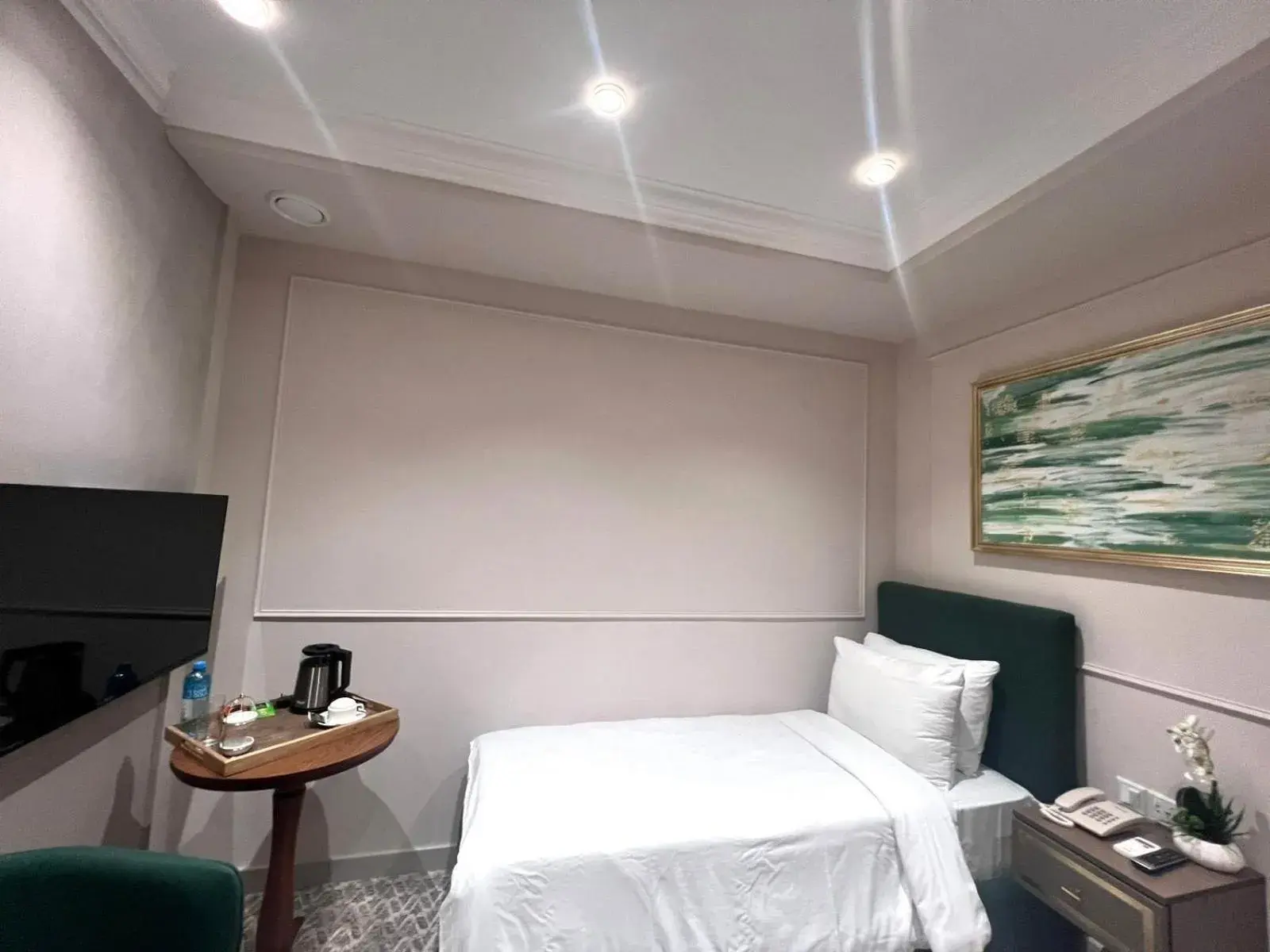 Small Single Room without Window - single occupancy in Maestro Address Hotel Small Single Room without Window - single occupancy in Maestro Address Hotel