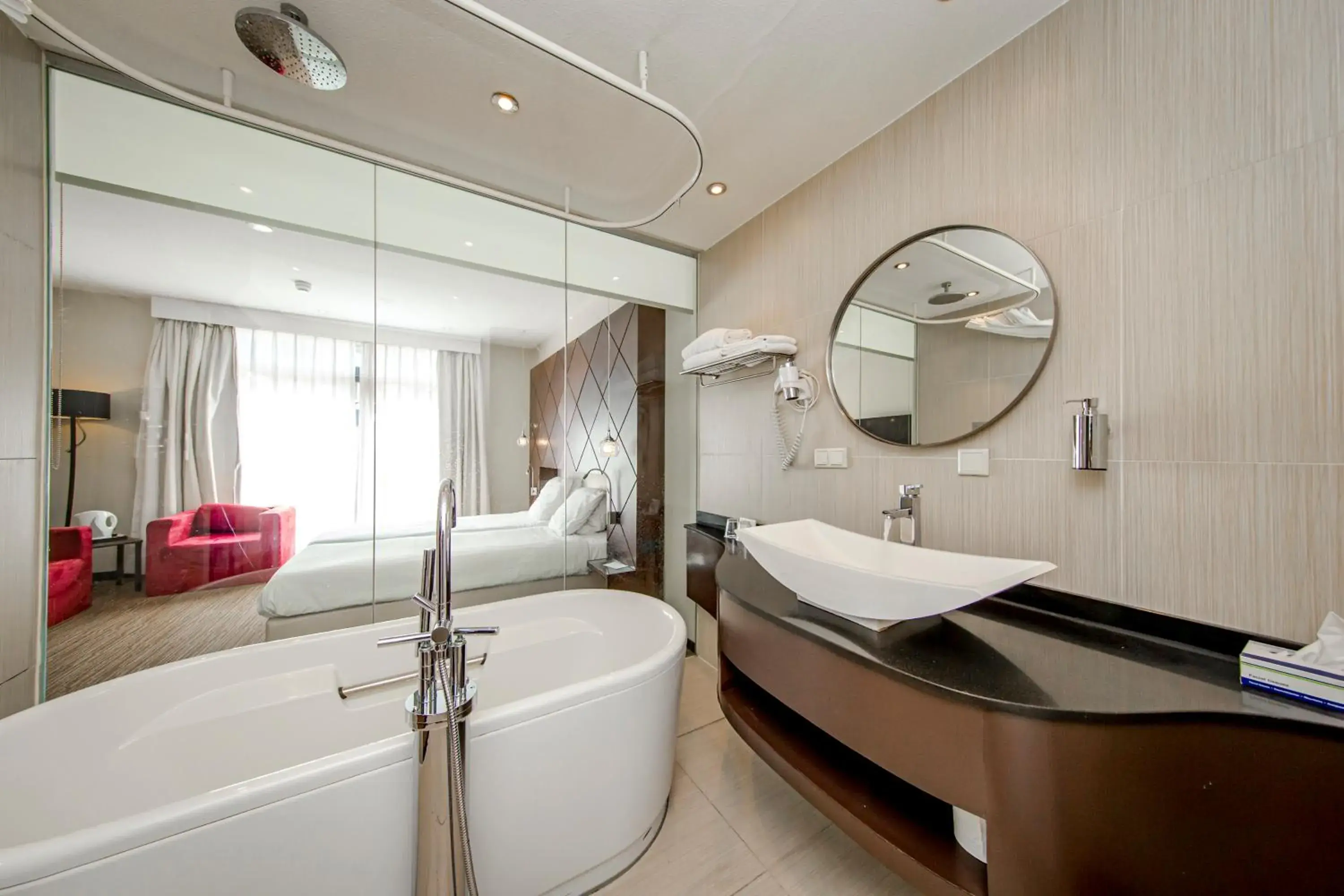 Bathroom, Bed in Fletcher Hotel-Restaurant Jagershorst-Eindhoven Bathroom, Bed in Fletcher Hotel-Restaurant Jagershorst-Eindhoven