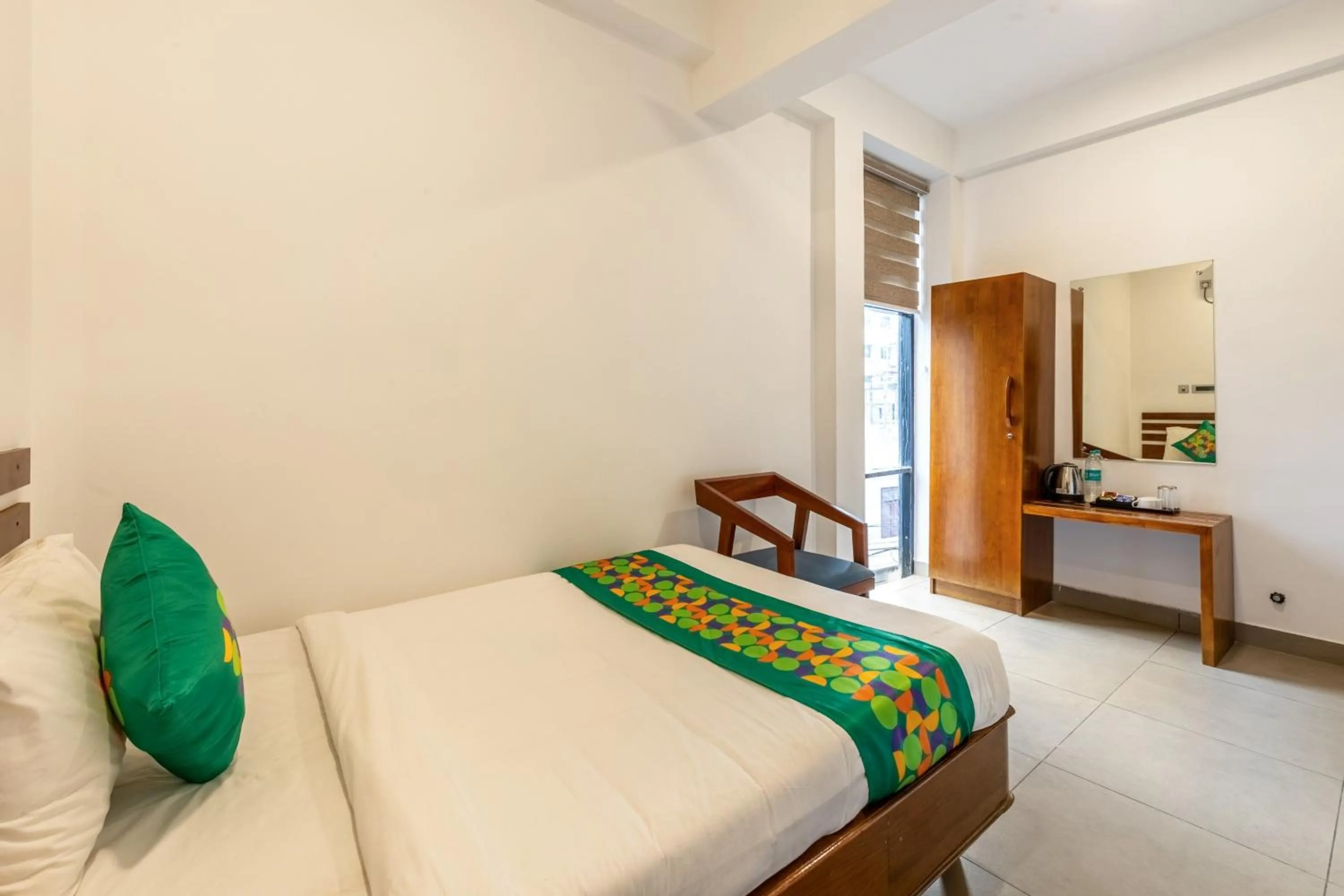 Bedroom, Bed in Treebo De Cloud 9 Regency