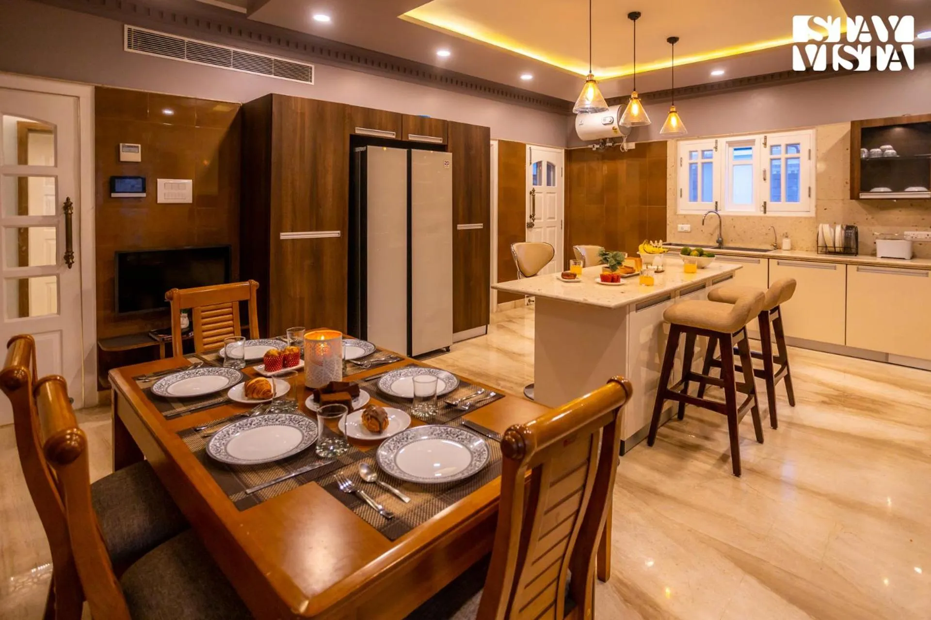 Dining area in StayVista at Midsummer Moon - Mountain View with Courtyard