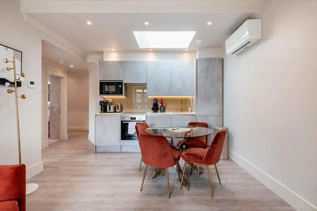 Marble Arch- Suite 9