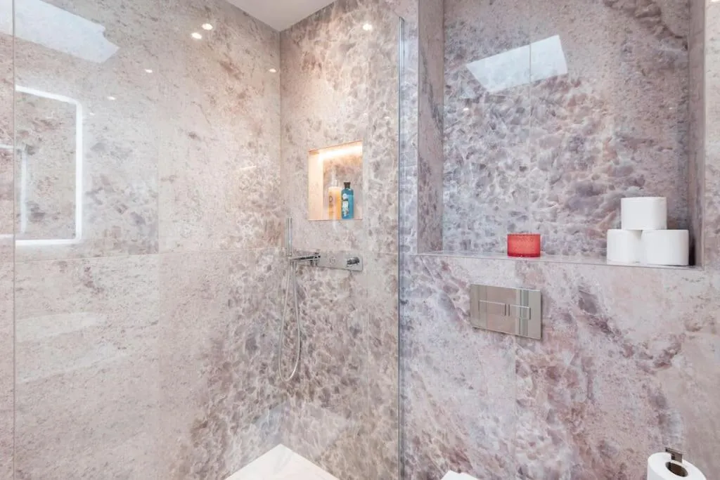 Marble Arch- Suite 9
