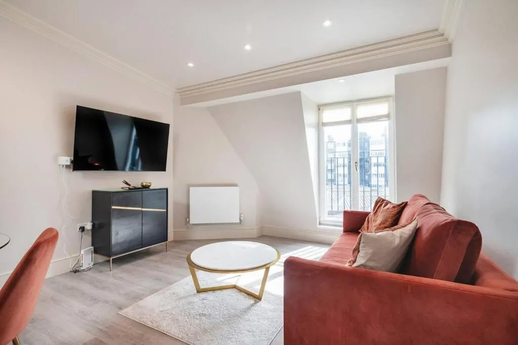 Marble Arch- Suite 9