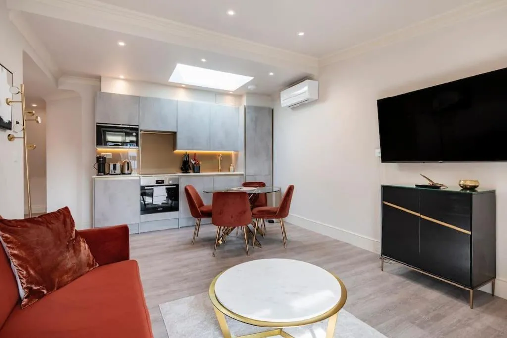 Marble Arch- Suite 9