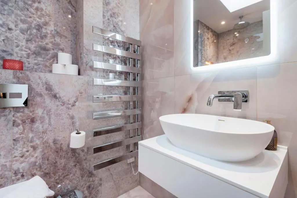 Marble Arch- Suite 9