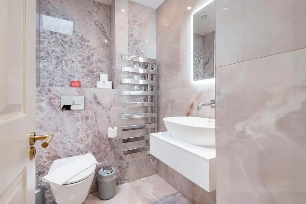 Marble Arch- Suite 9