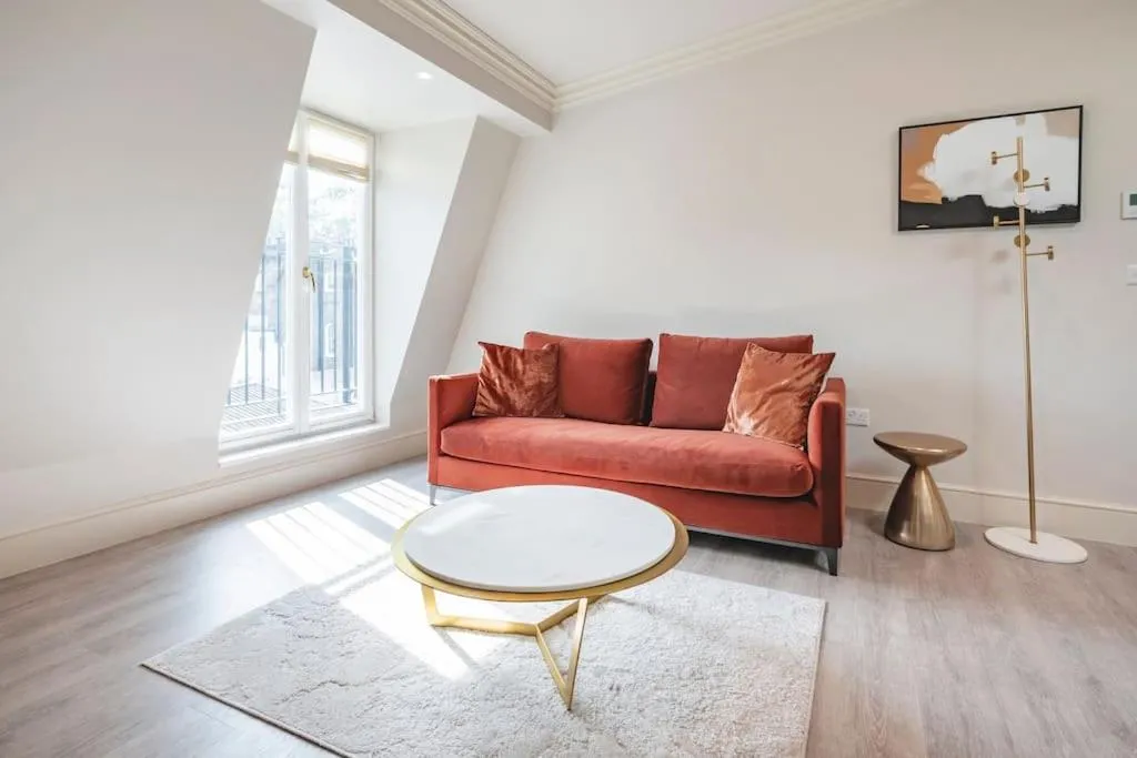 Marble Arch- Suite 9