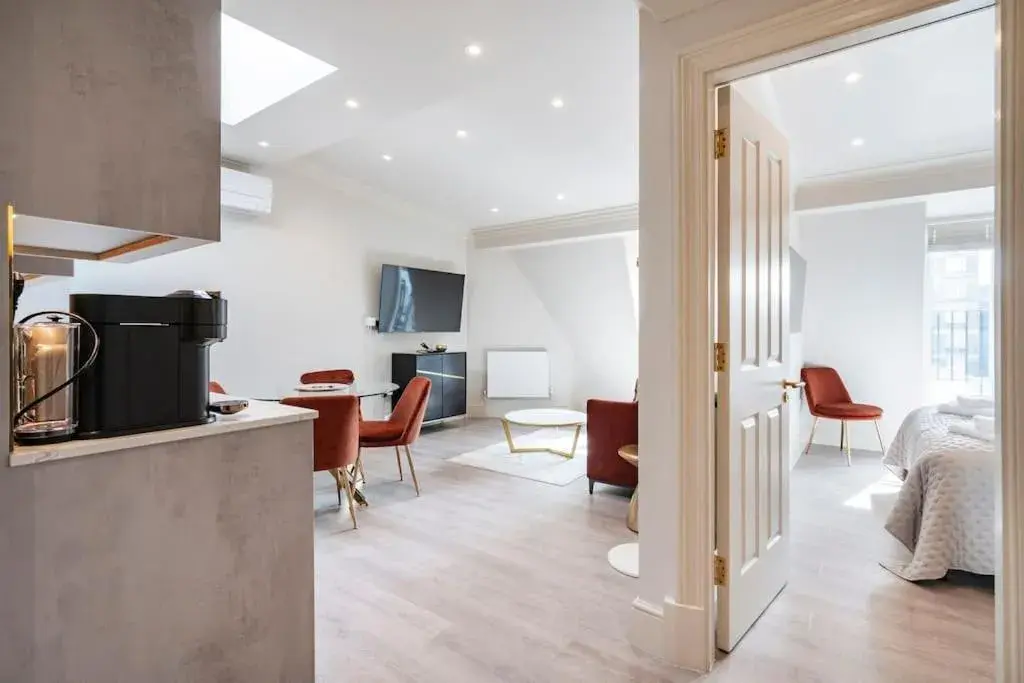 Marble Arch- Suite 9 Marble Arch- Suite 9