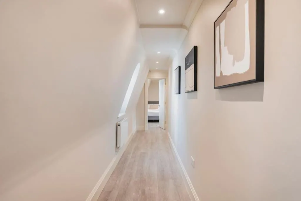 Marble Arch- Suite 9