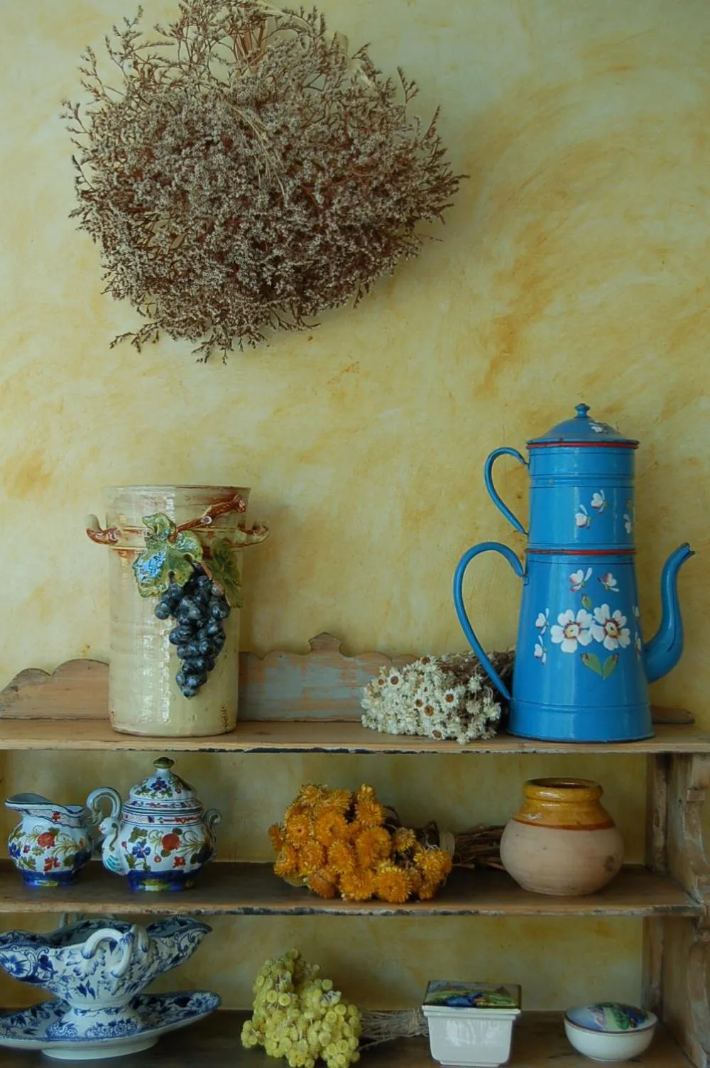 Decorative detail in Mas de la Beaume