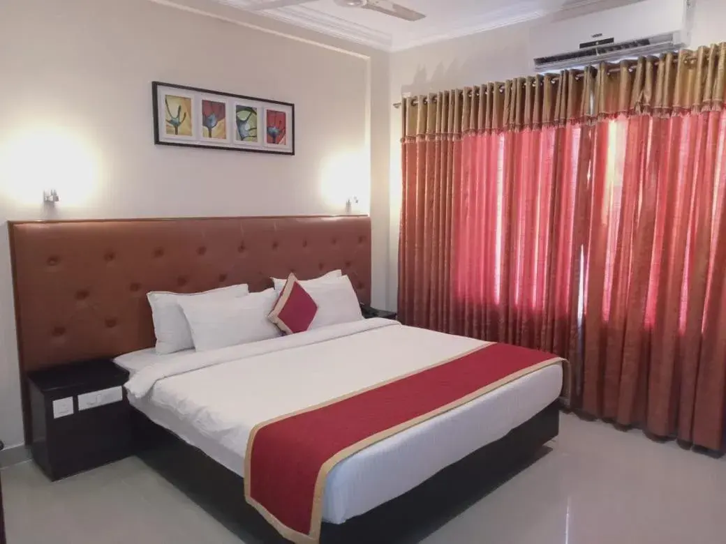 HOTEL SAHANA CASTLE HOTEL SAHANA CASTLE