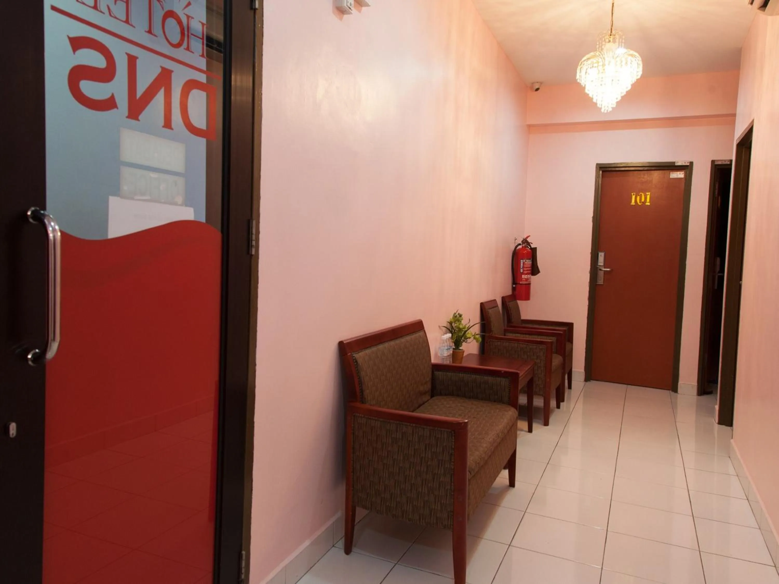 Lobby or reception in OYO 90950 Hotel Dns