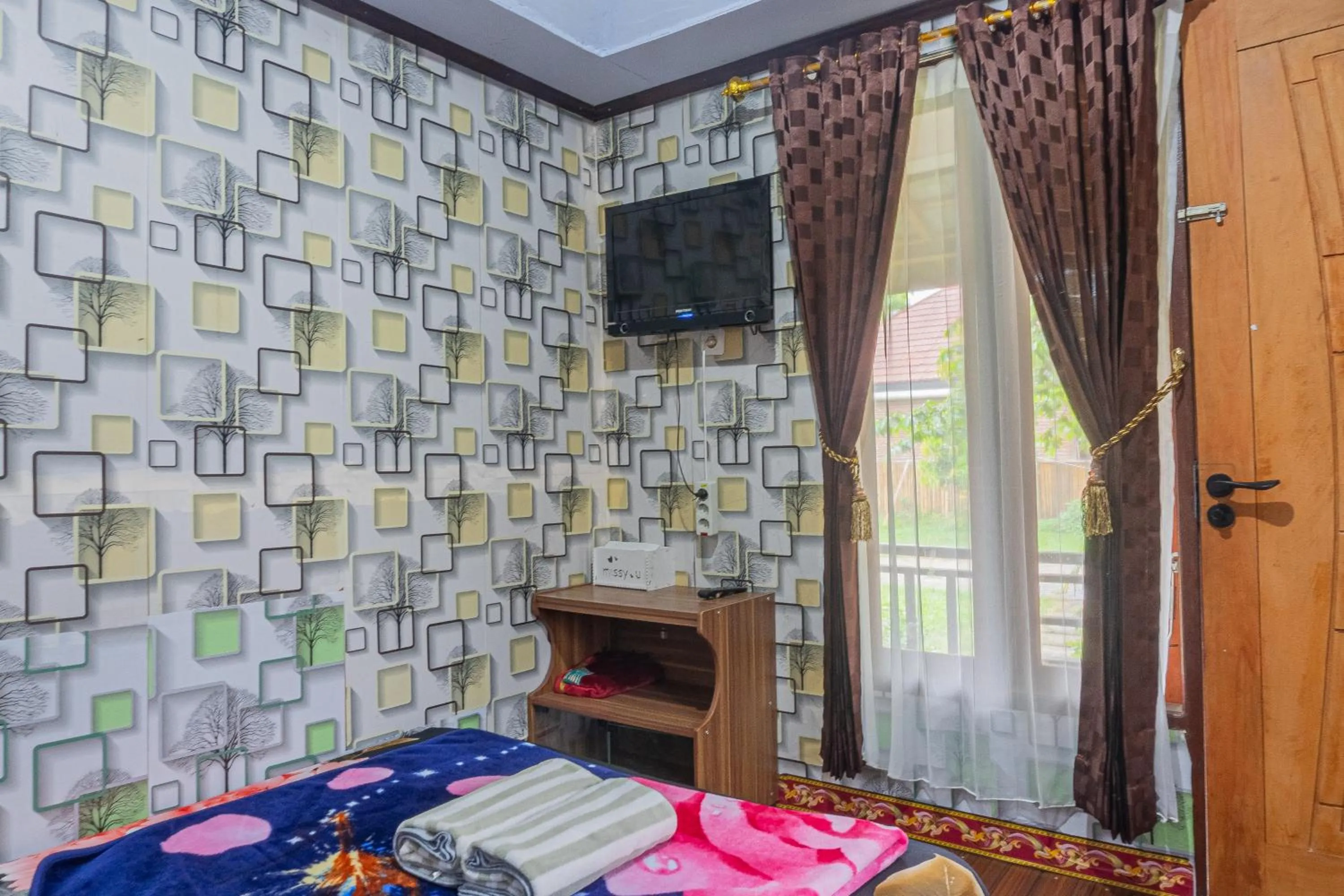 Bathroom, Bed in Puncak Rinjani Lodge