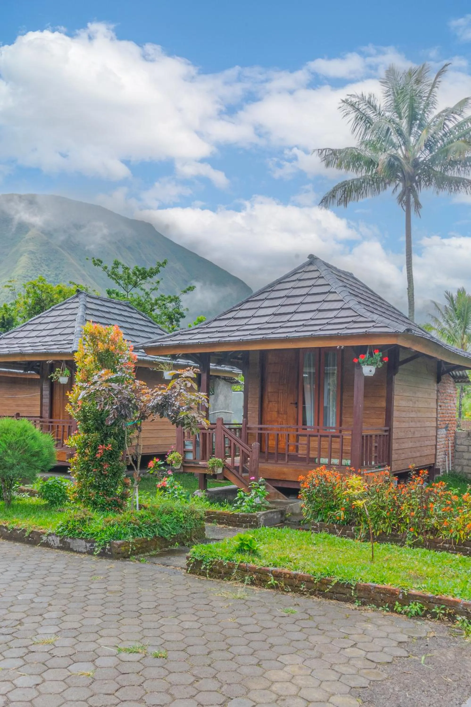 Property building in Puncak Rinjani Lodge