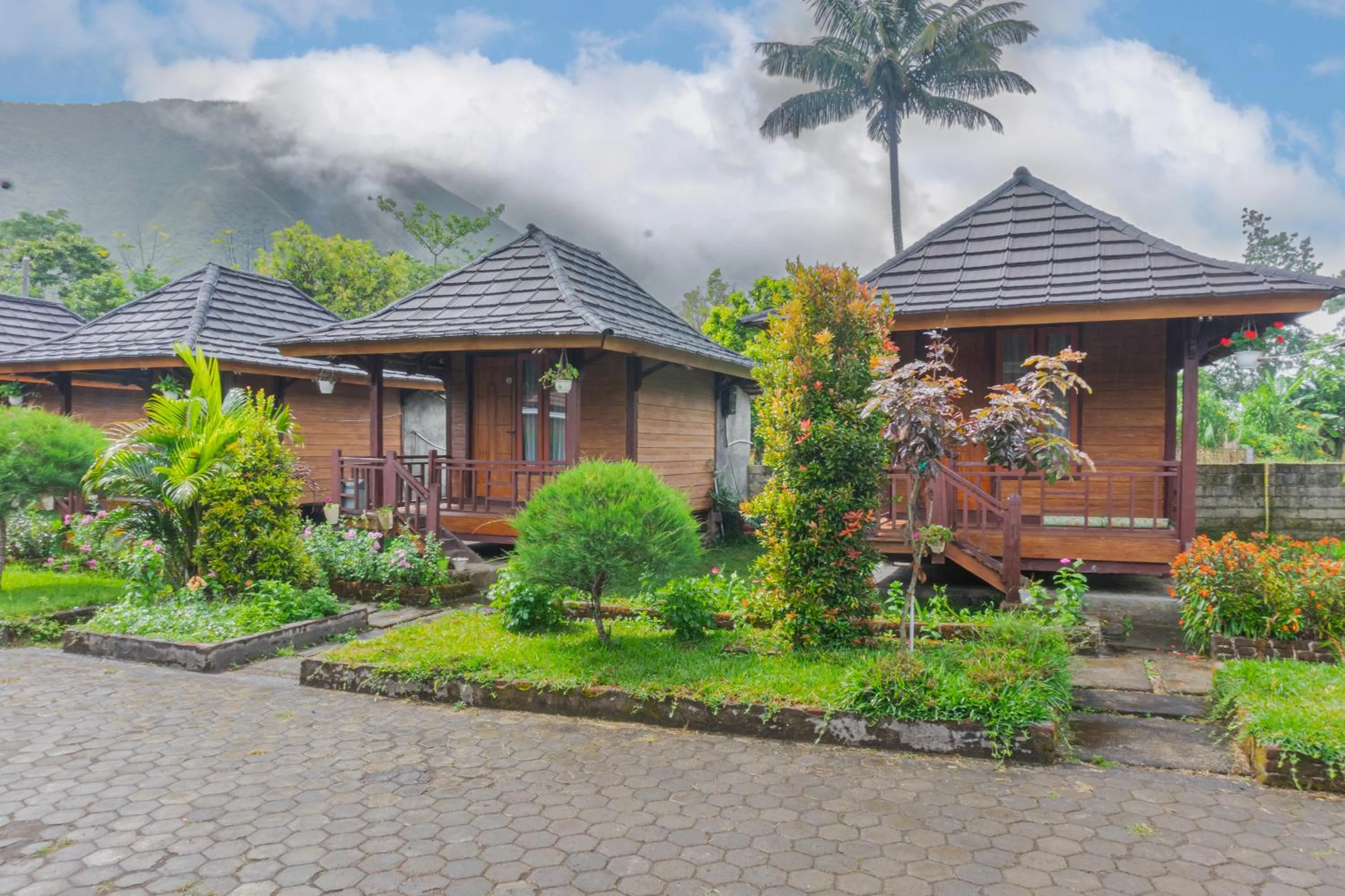 Property building in Puncak Rinjani Lodge