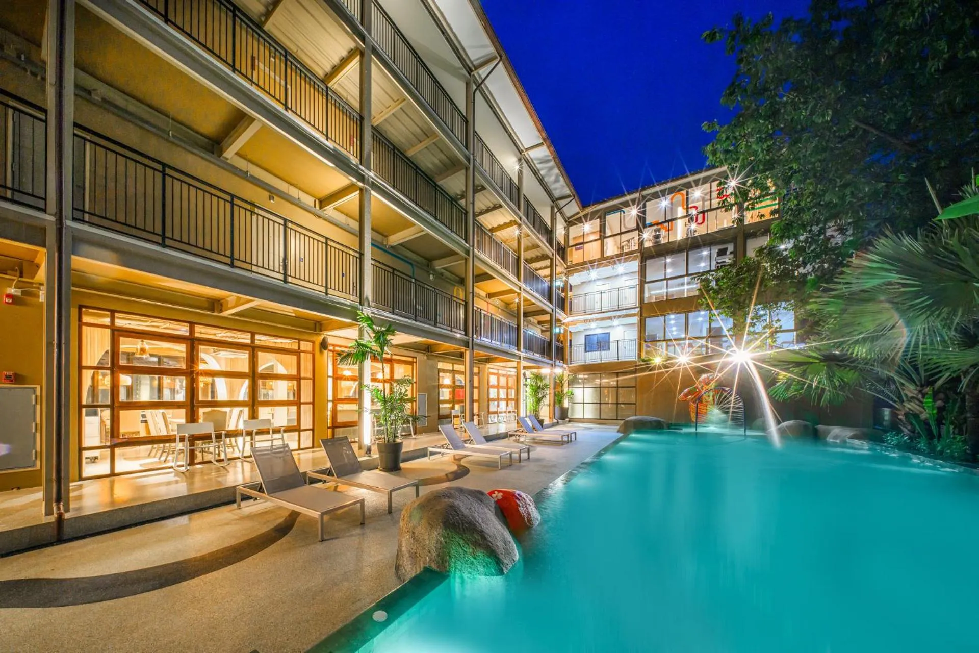 Swimming pool in Centara Life Lamai Resort Samui