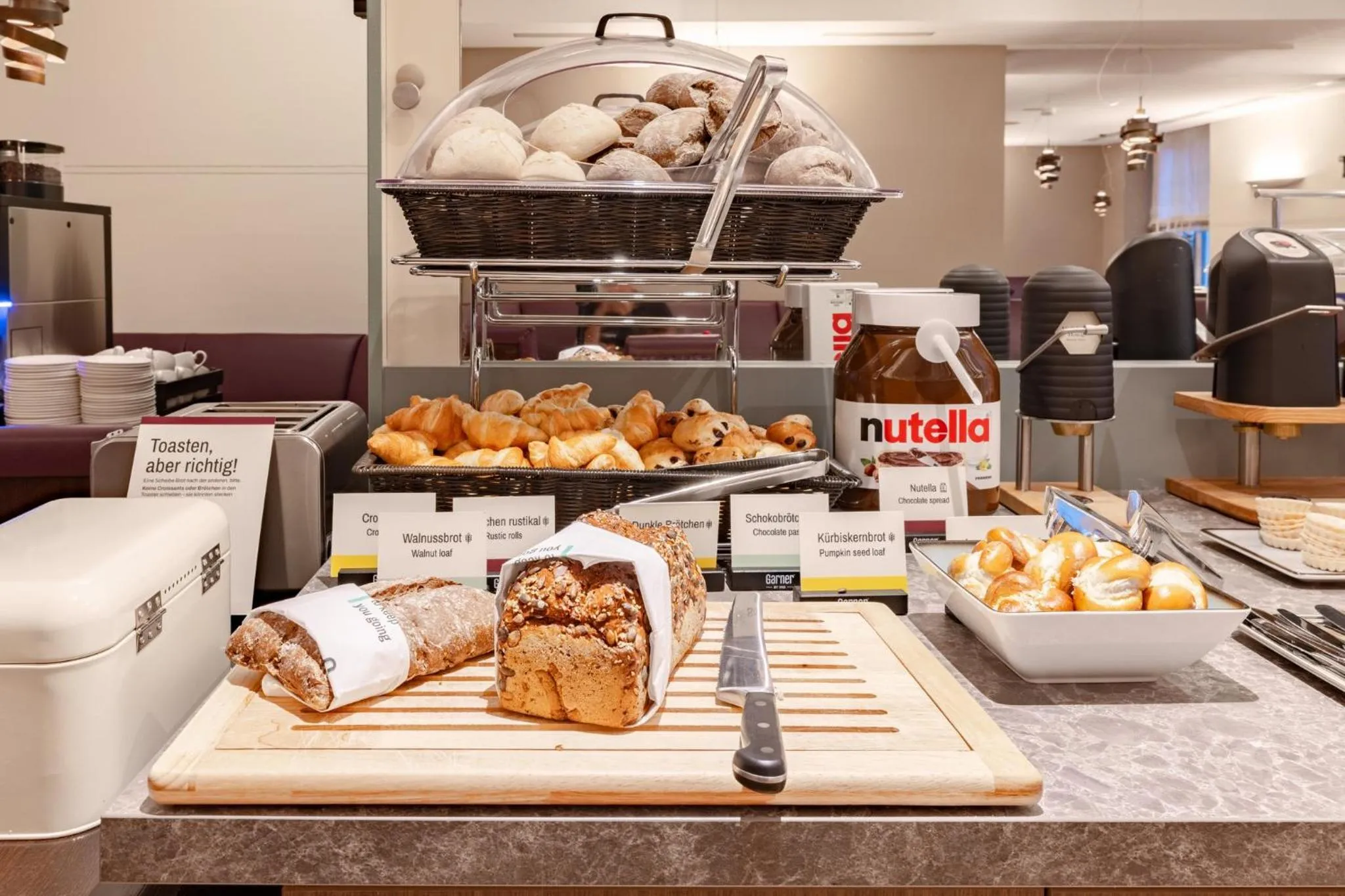 Breakfast in Garner Hotel Post Aschaffenburg by IHG