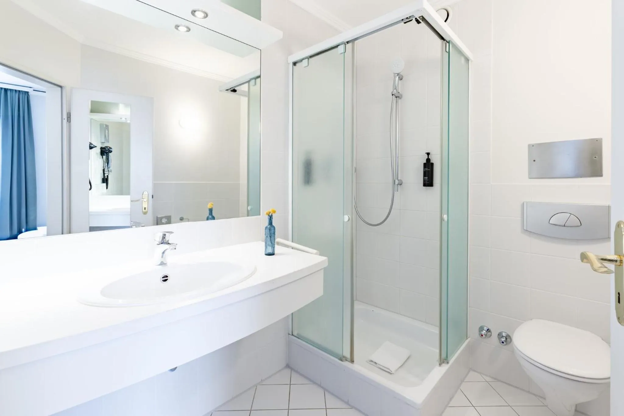 Bathroom in Garner Hotel Post Aschaffenburg by IHG