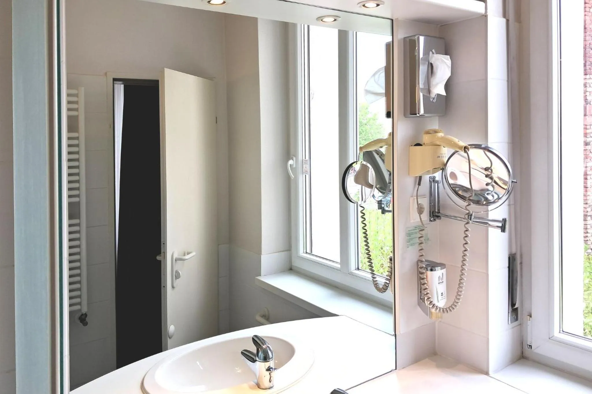 Photo of the whole room in Garner Hotel Post Aschaffenburg by IHG