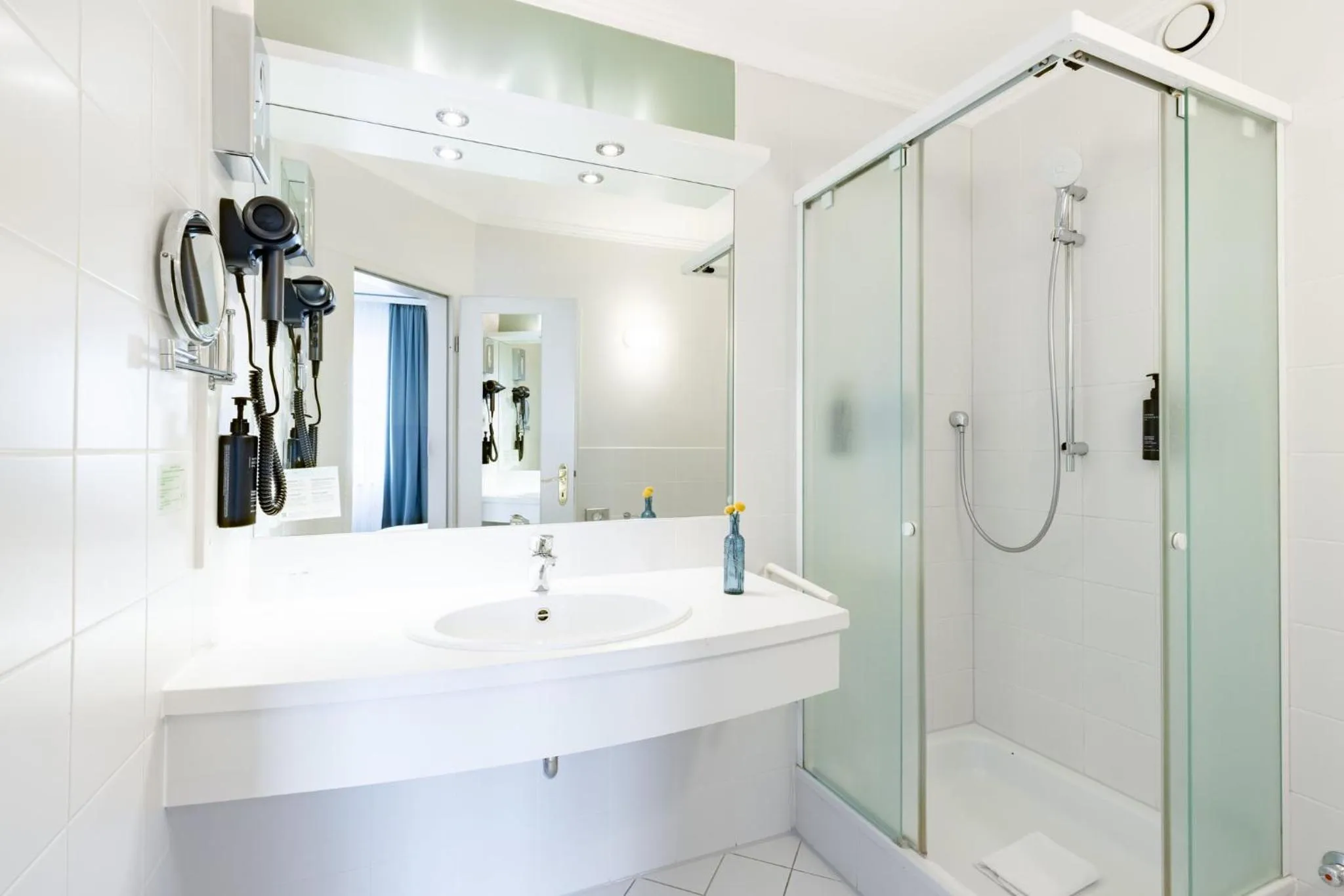 Bathroom in Garner Hotel Post Aschaffenburg by IHG