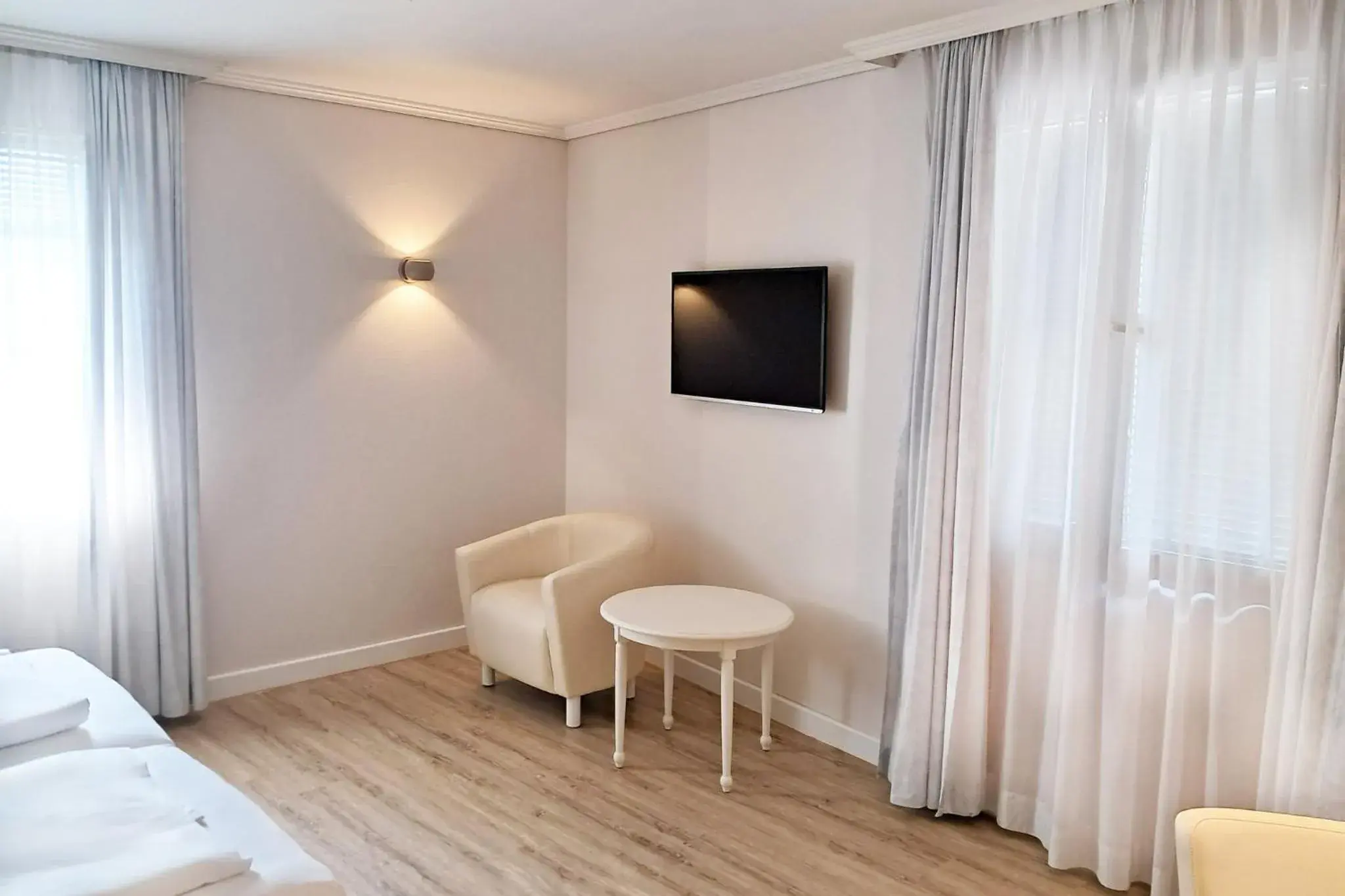 Photo of the whole room, Bed in Garner Hotel Post Aschaffenburg by IHG Photo of the whole room, Bed in Garner Hotel Post Aschaffenburg by IHG