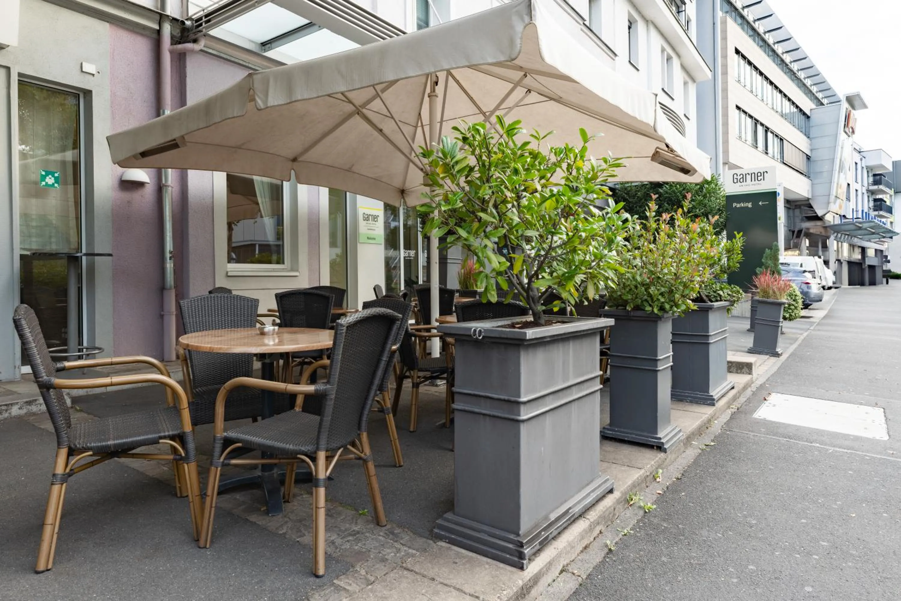 Restaurant/places to eat in Garner Hotel Post Aschaffenburg by IHG