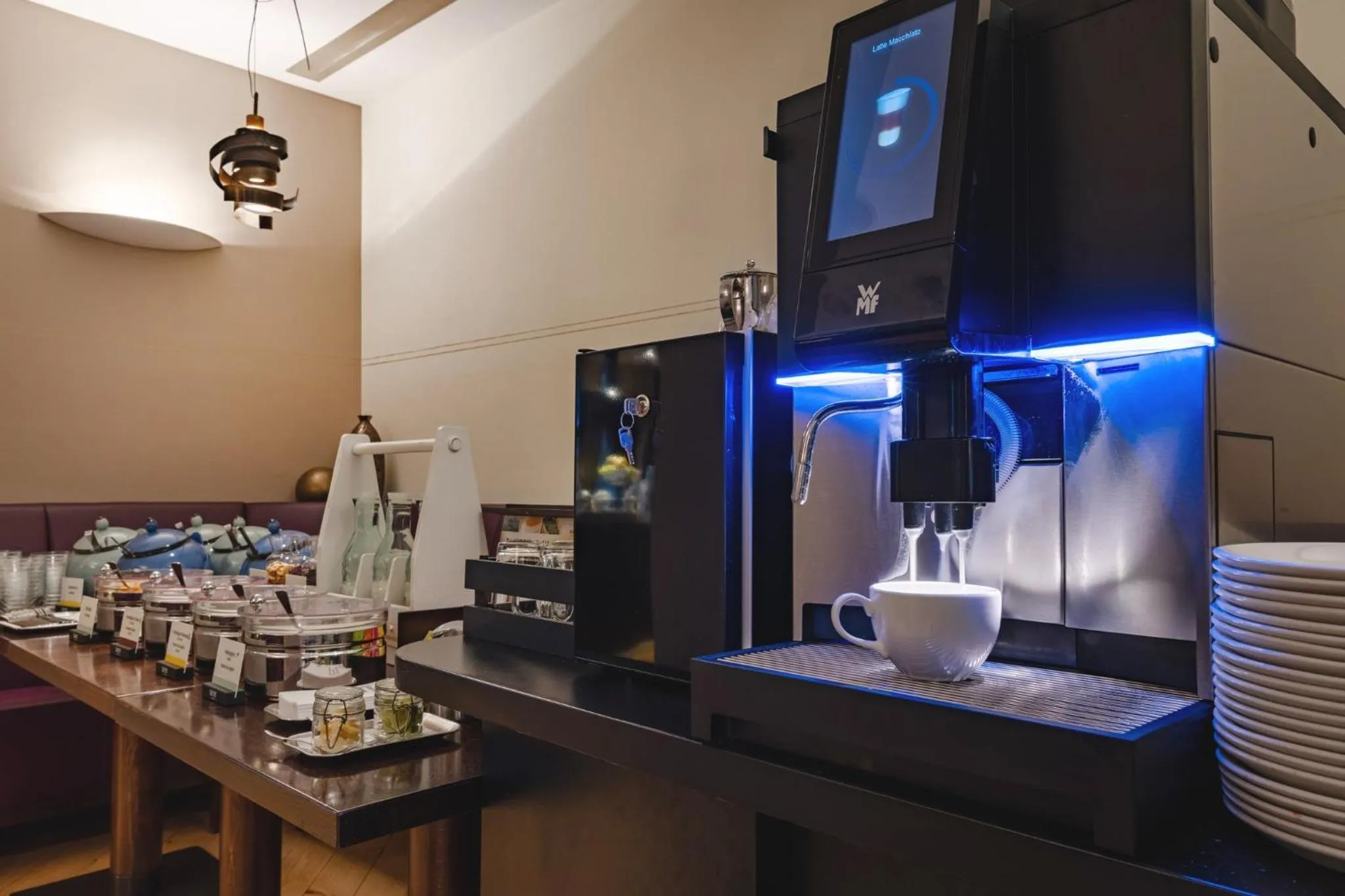 Breakfast in Garner Hotel Post Aschaffenburg by IHG