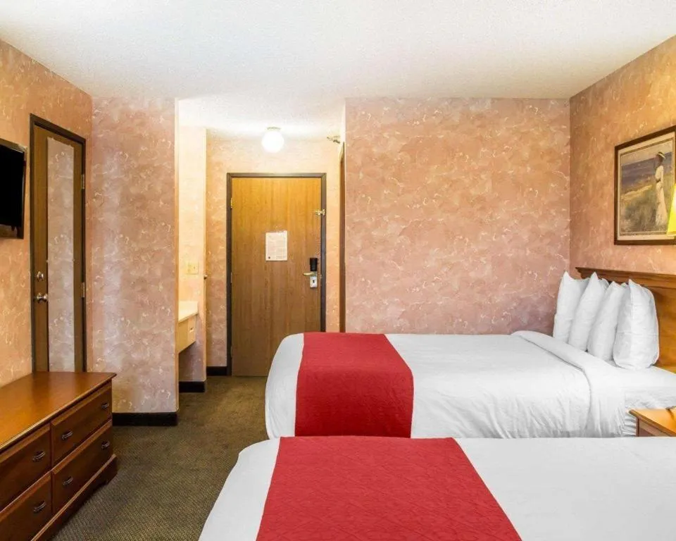 Bed in Econo Lodge Longmont East