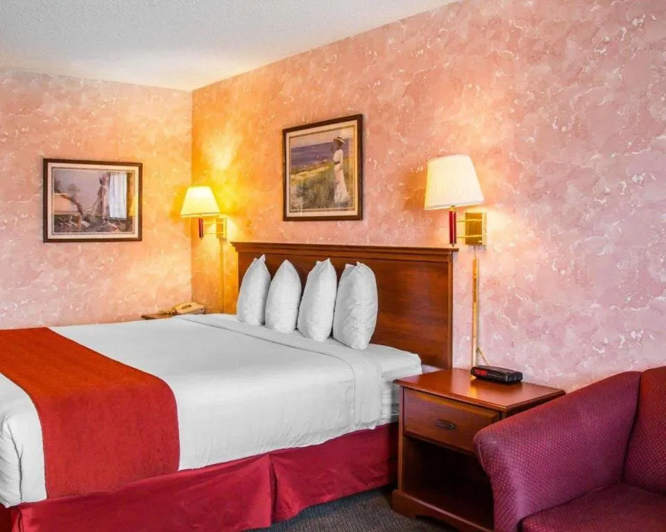 Bed in Econo Lodge Longmont East