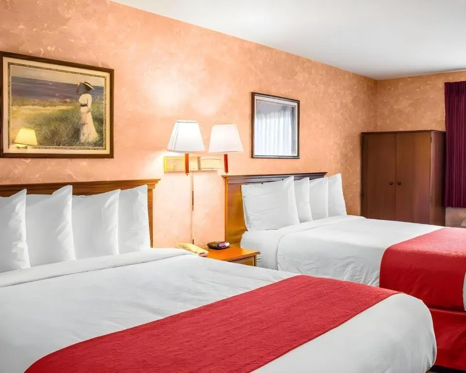 Bed in Econo Lodge Longmont East