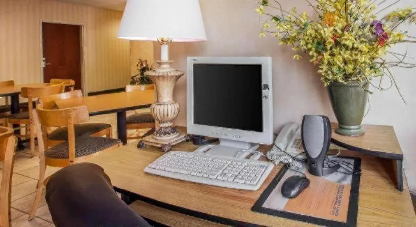 Econo Lodge Valdosta Mall Area