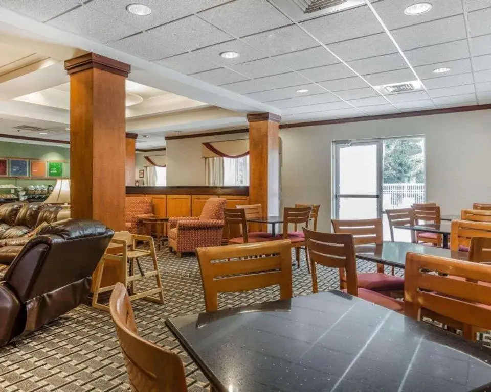 Comfort Inn & Suites Comfort Inn & Suites