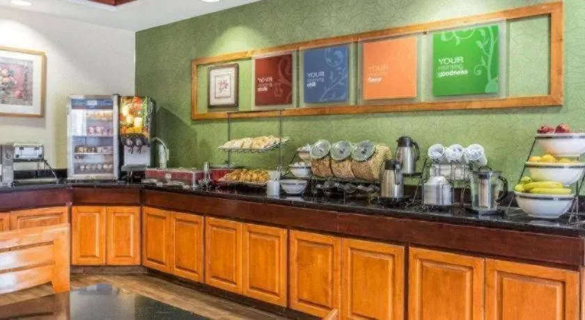 Comfort Inn & Suites