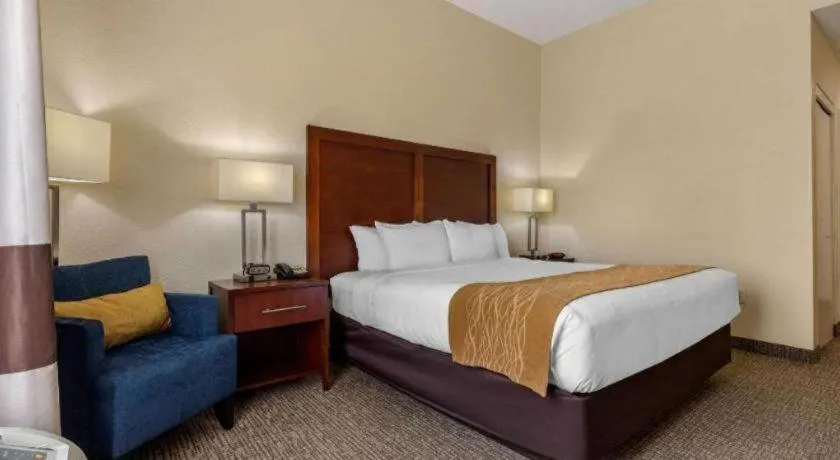 Bed in Comfort Inn & Suites