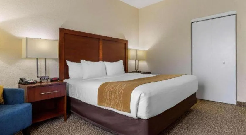 Bed in Comfort Inn & Suites
