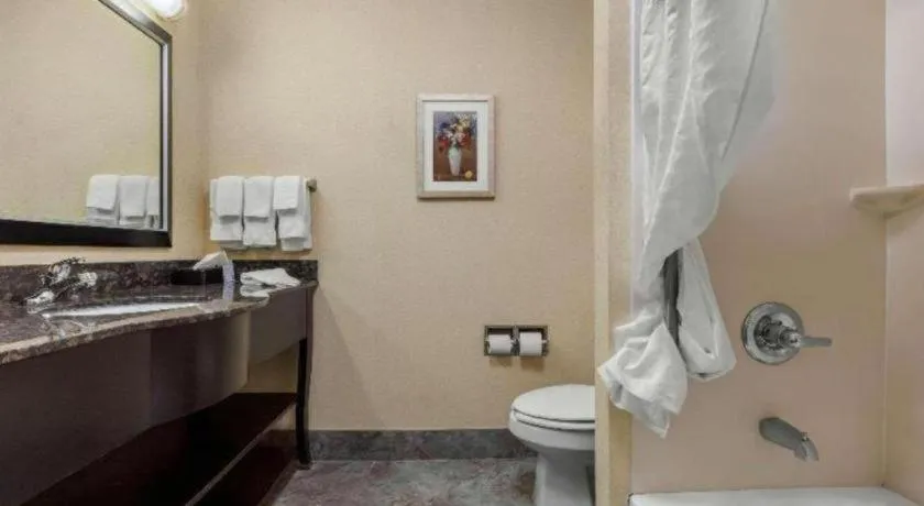 Comfort Inn & Suites