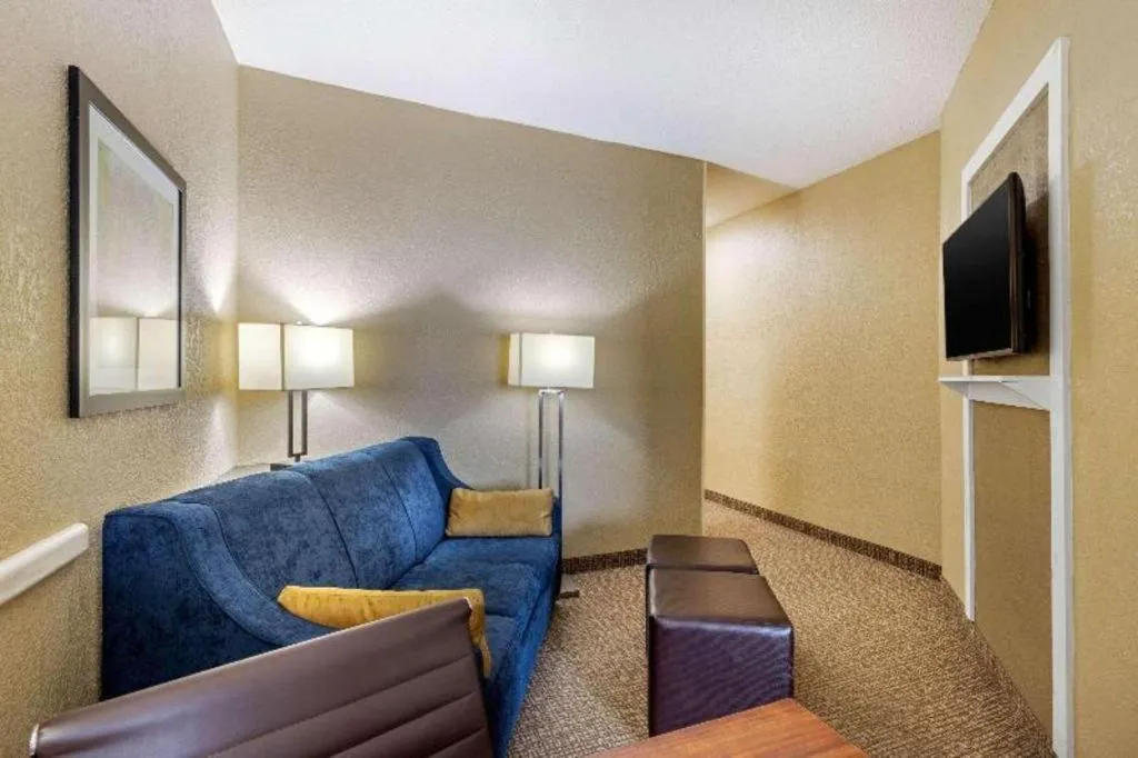Comfort Inn & Suites